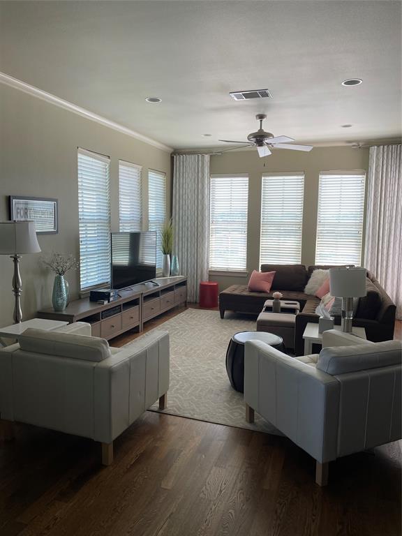 2800 Sandage Avenue Property Photo 2