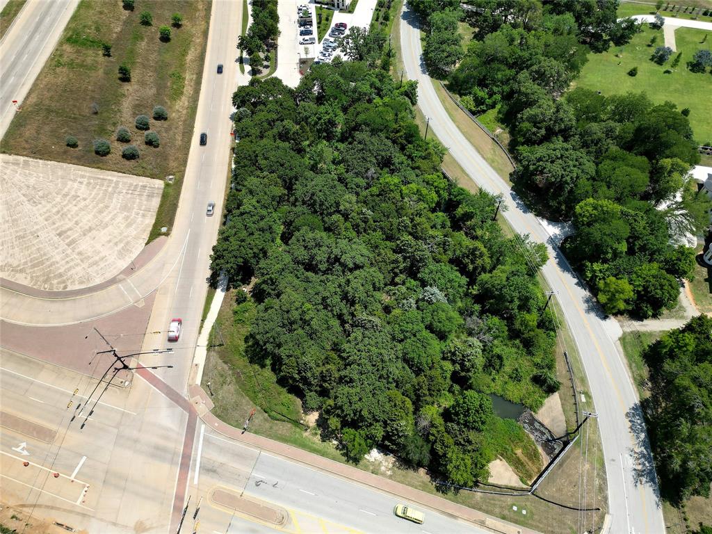 2201 Shady Oaks Drive Property Photo 8