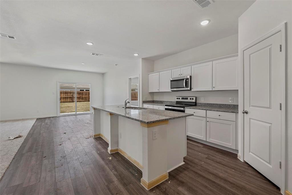 10300 Castle Lyons Lane Property Photo 6