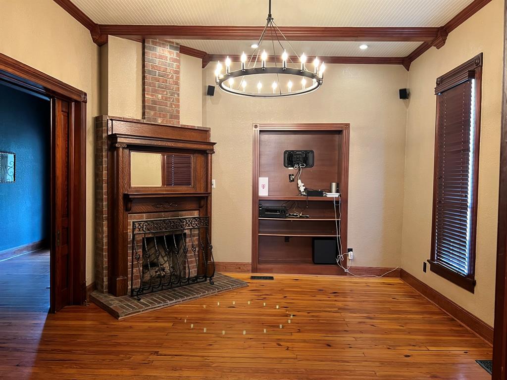 403 Elm St Property Photo 13