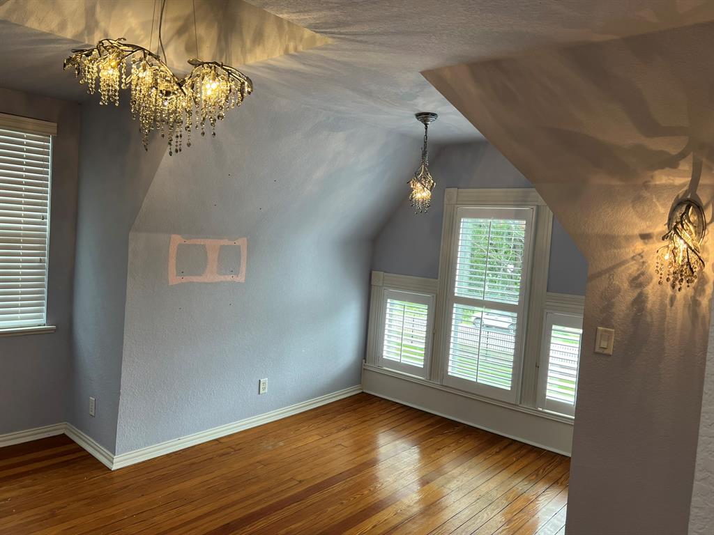 403 Elm St Property Photo 38