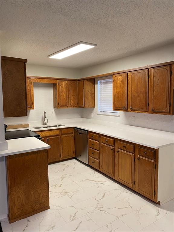 384 W Van Alstyne Parkway Property Photo 3