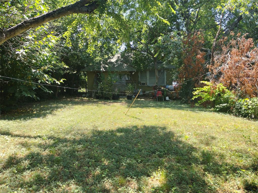 5631 East Side Avenue Property Photo 3