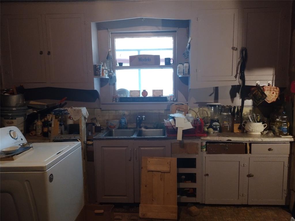 5631 East Side Avenue Property Photo 5