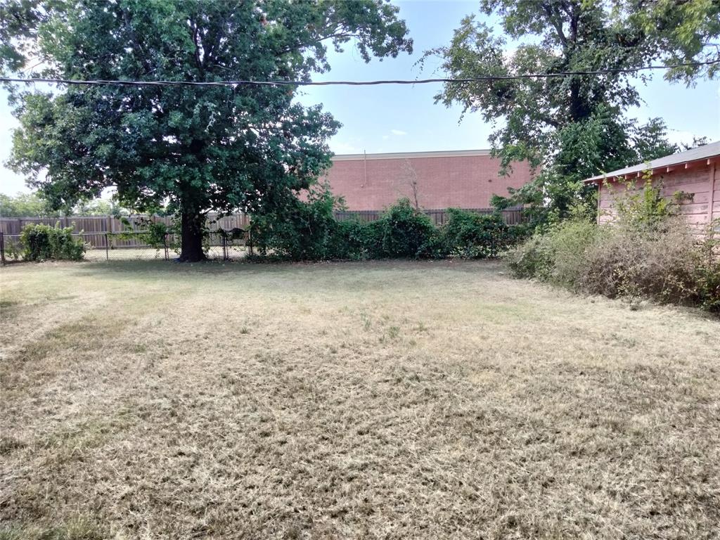 2900 Ne Main Street Property Photo 2