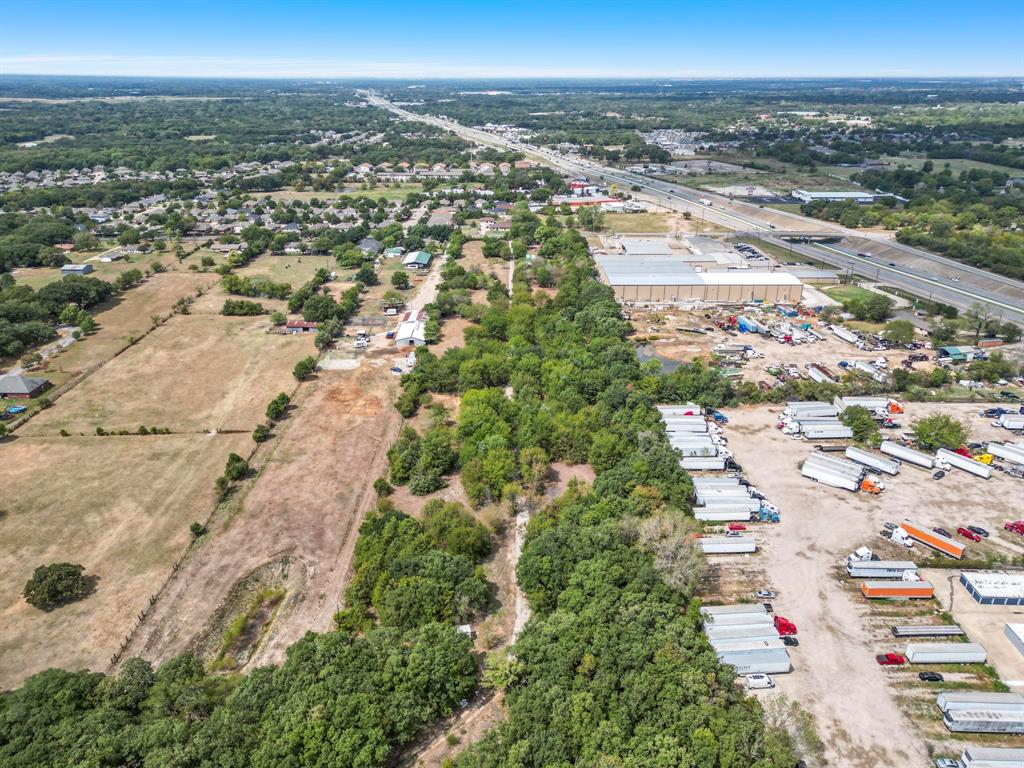 1830 Se Woody Road Property Photo 6
