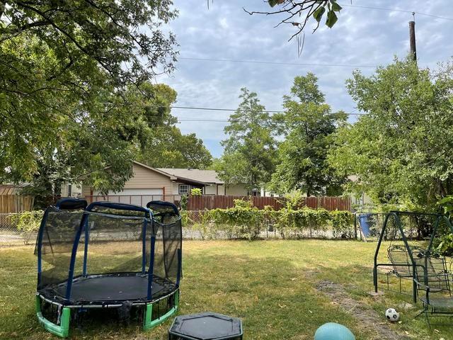 214 E Daugherty Drive Property Photo 3