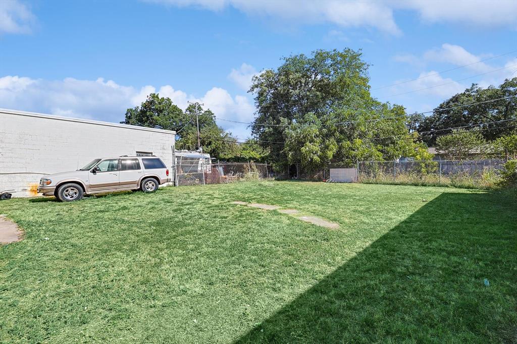 6021 E Lancaster Avenue Property Photo