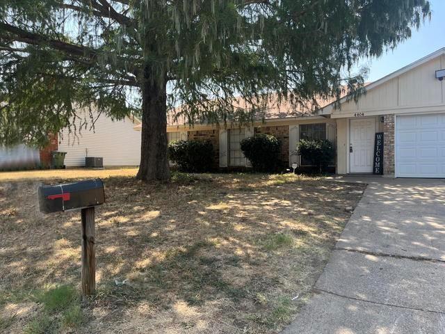 4404 Willow Crest Drive Property Photo 1