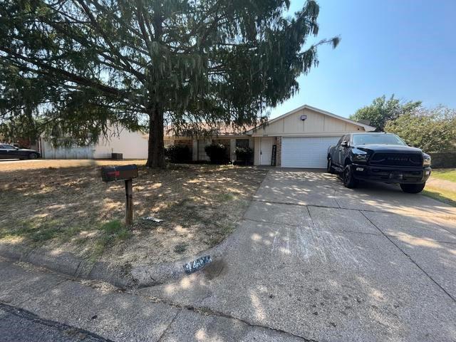 4404 Willow Crest Drive Property Photo 2