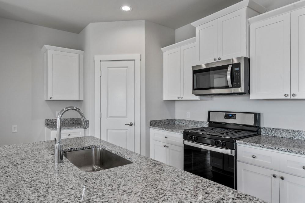 6901 Journey Lane Property Photo 4