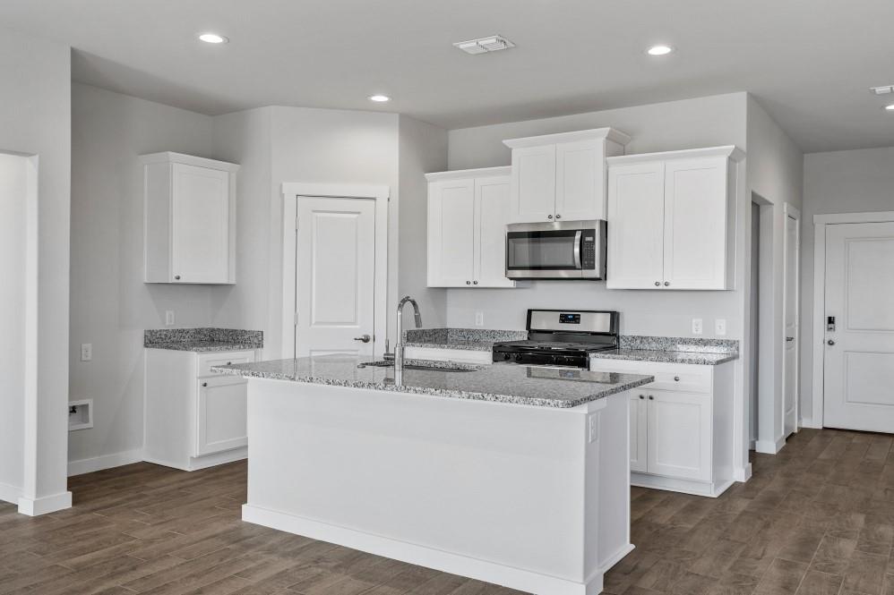 6901 Journey Lane Property Photo 6