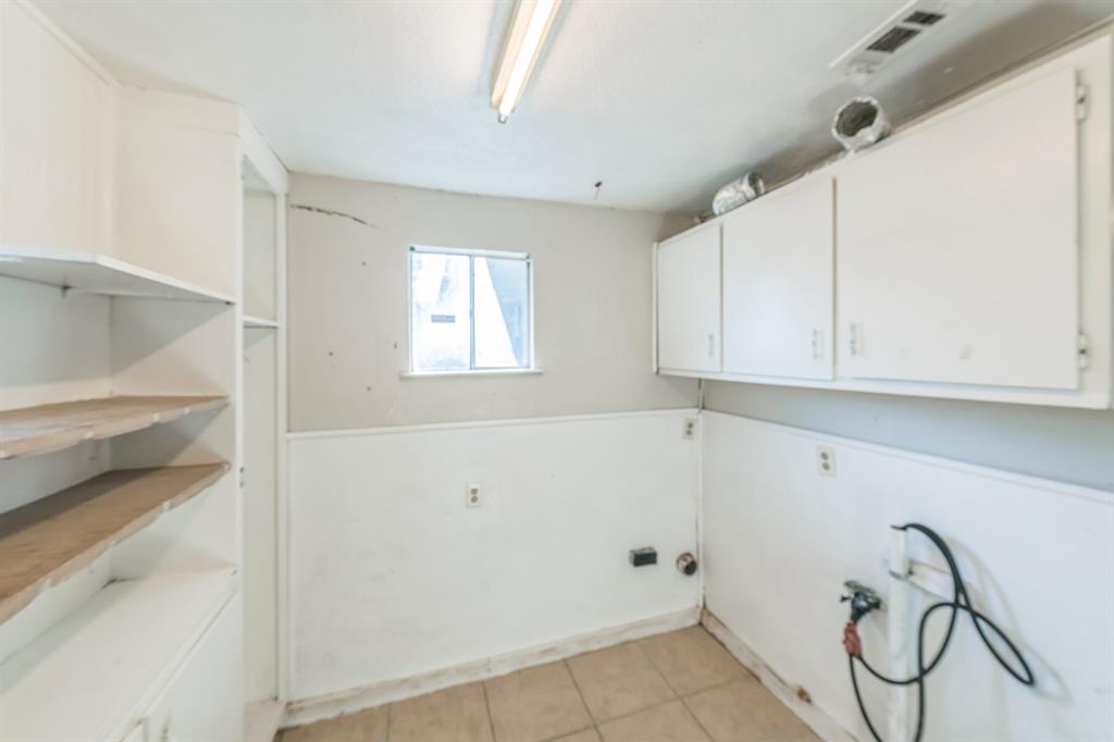 5621 Maceo Lane Property Photo 18