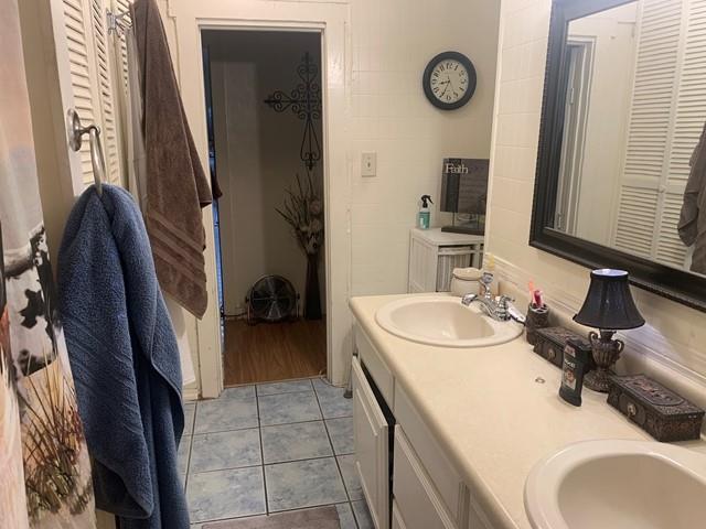 8425 Melrose Street Property Photo 14