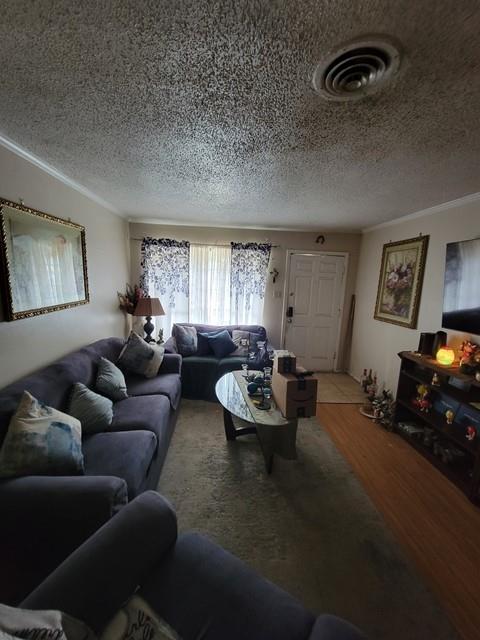 2501 Gilbert Circle Property Photo 3