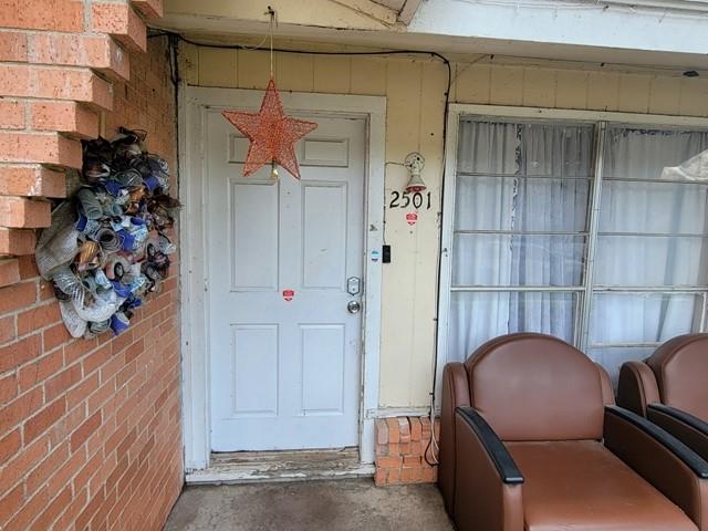 2501 Gilbert Circle Property Photo 5