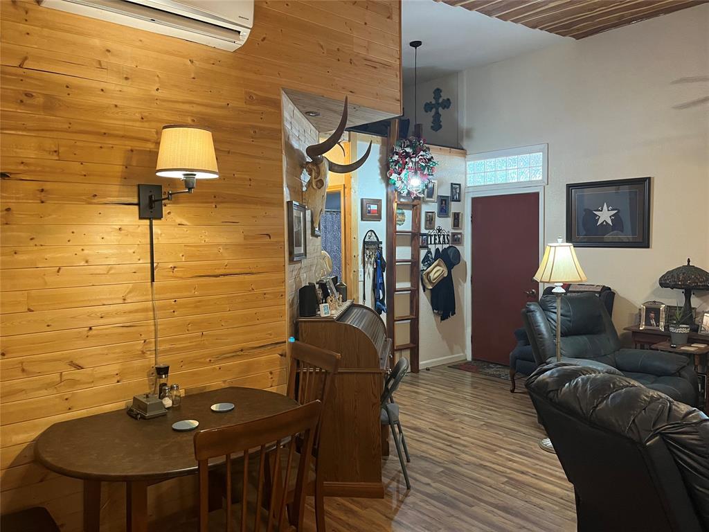 207 County Road 125 Property Photo 5