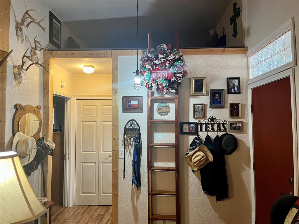 207 County Road 125 Property Photo 6