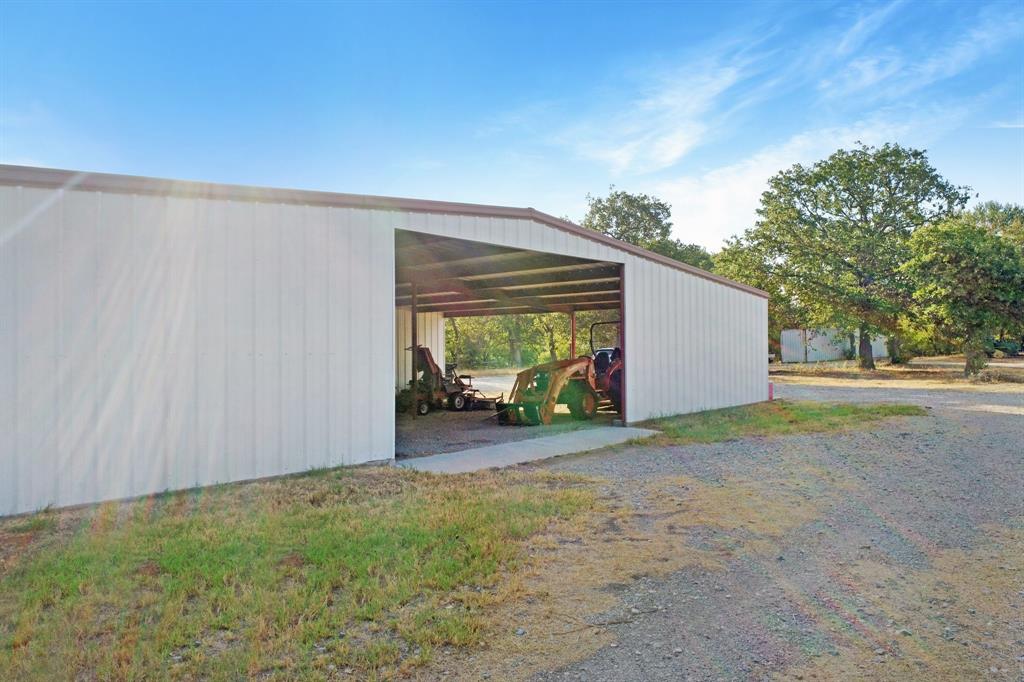 255 Maddux Road Property Photo 8
