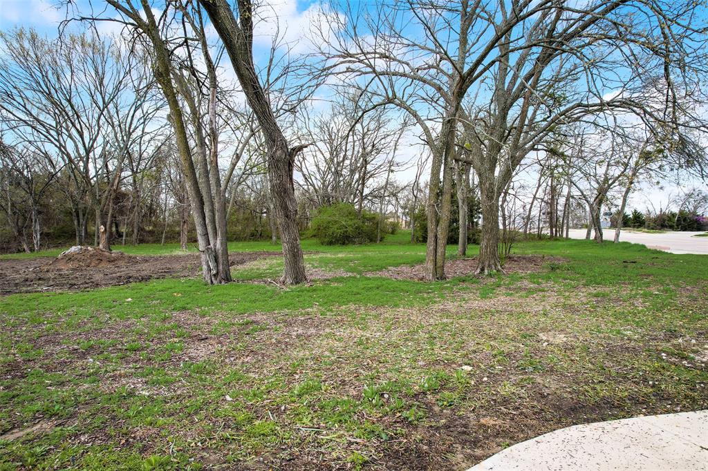 887 Park Place Boulevard Property Photo 2