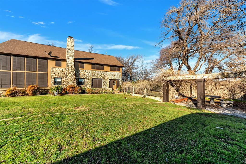 6712 Azle Avenue Property Photo 6