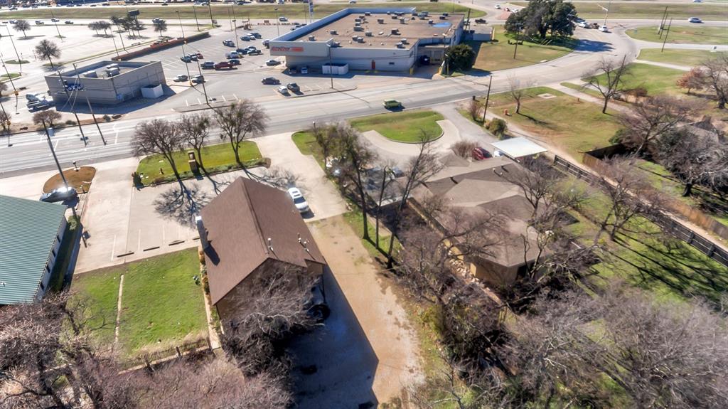 6712 Azle Avenue Property Photo 32