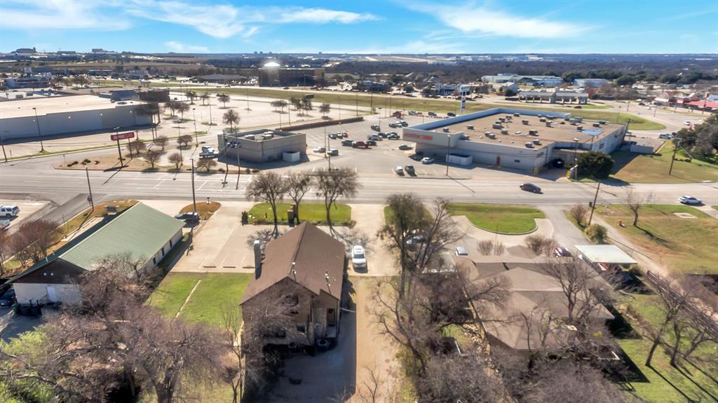 6712 Azle Avenue Property Photo 34