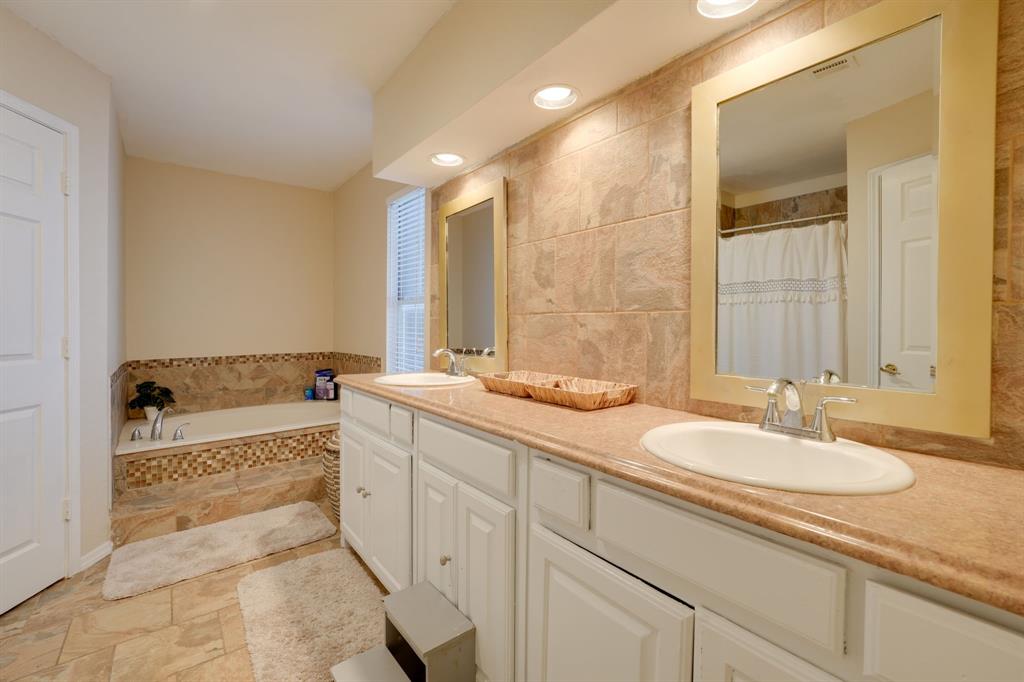 2120 Dover Drive Property Photo 17