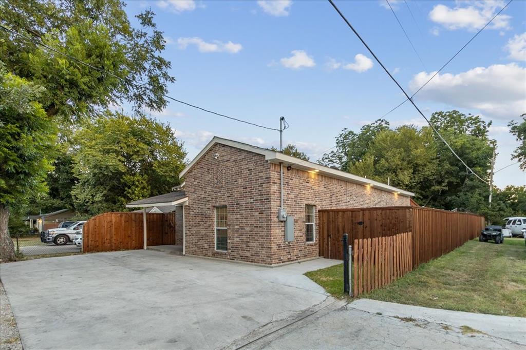 8802 Dunlap Street Property Photo 4