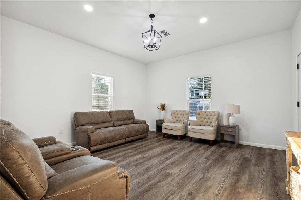 8802 Dunlap Street Property Photo 7