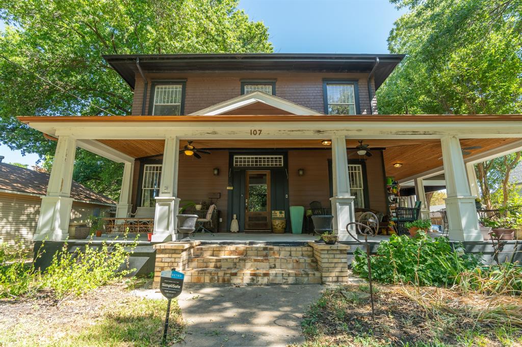 107 Corsicana Street Property Photo 2