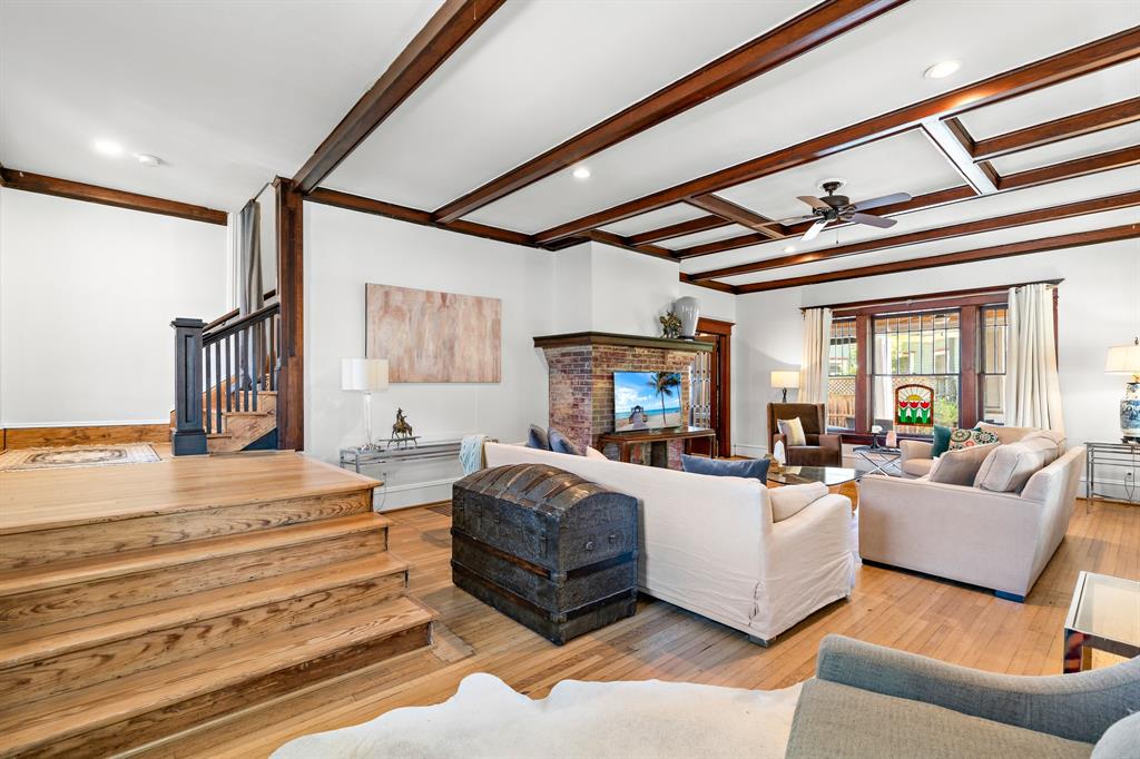 107 Corsicana Street Property Photo 4