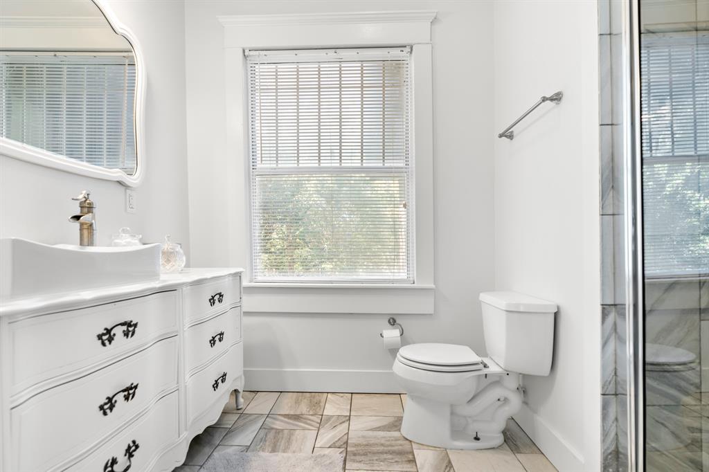107 Corsicana Street Property Photo 31