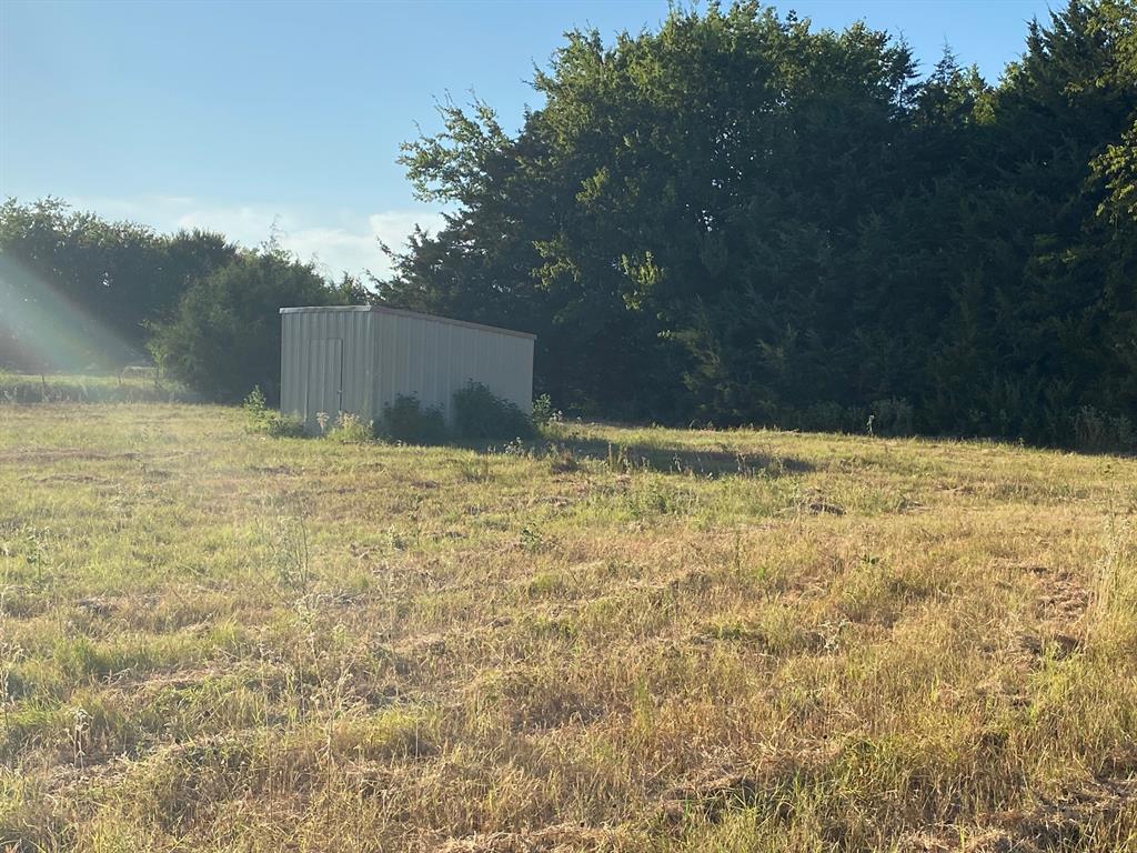 722 County Rd 4122 Property Photo 5