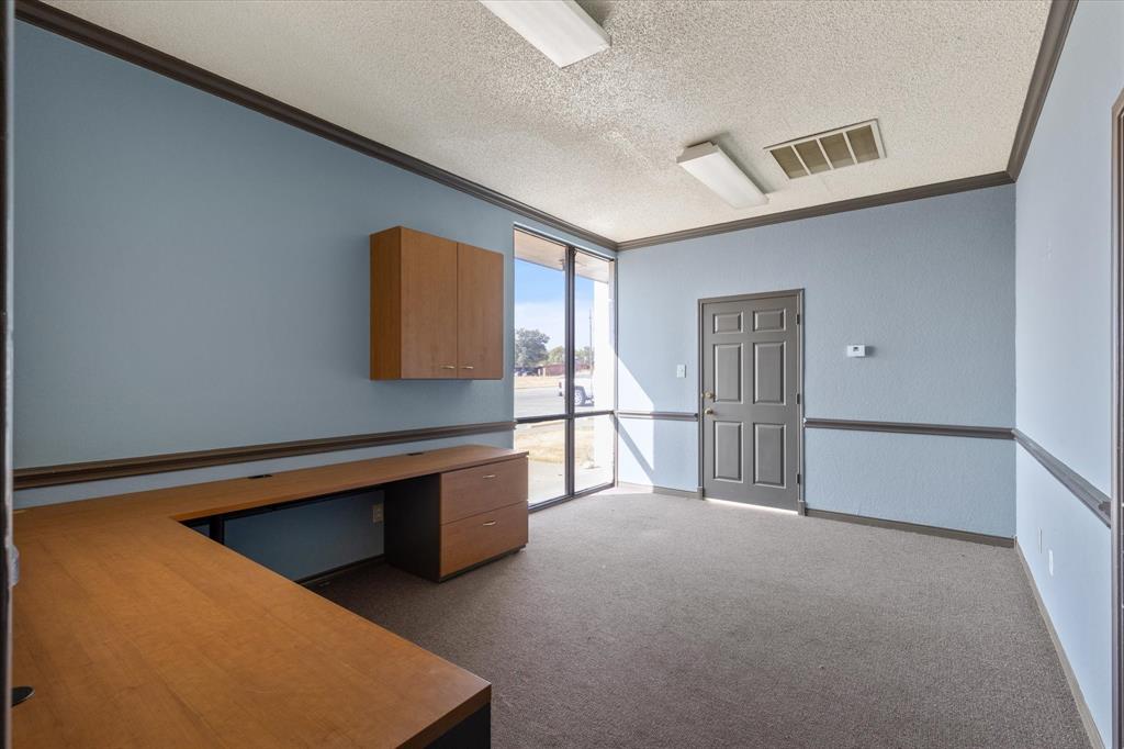 405 N Ridgeway Drive Property Photo 11