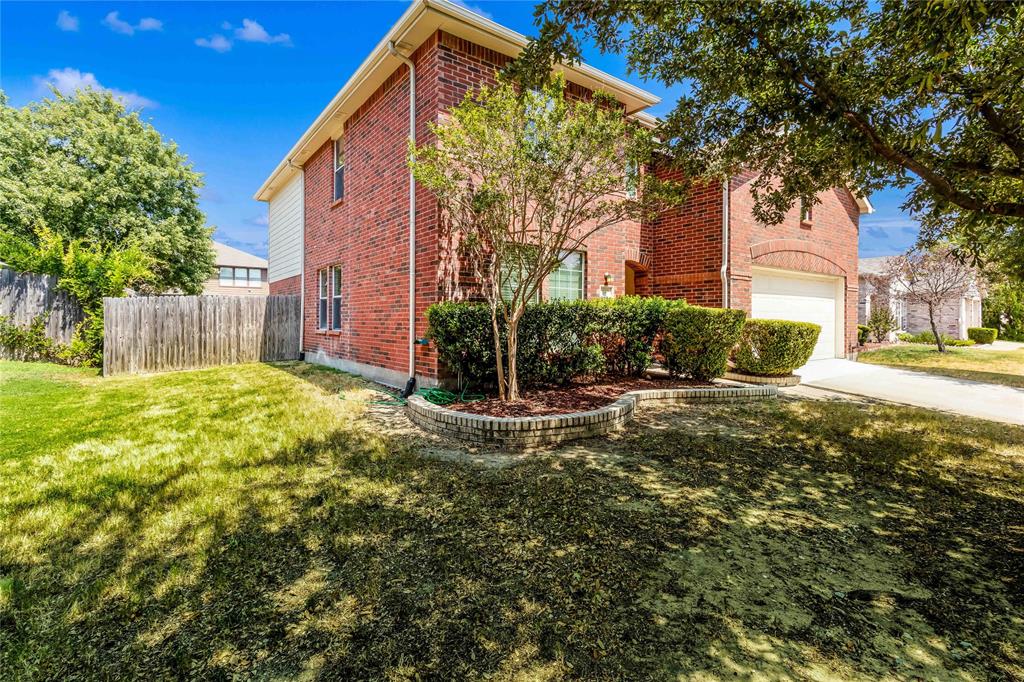 120 Hackberry Trail Property Photo 2