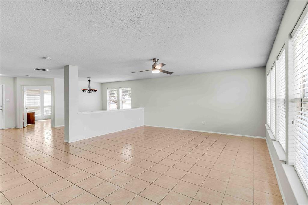 120 Hackberry Trail Property Photo 11