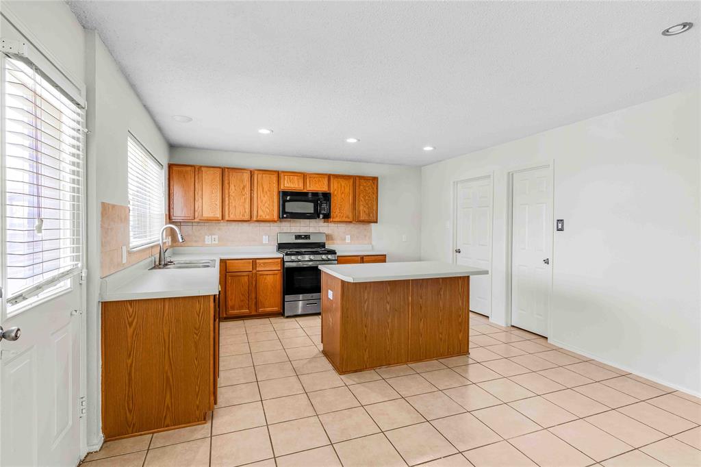 120 Hackberry Trail Property Photo 12