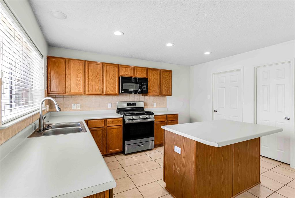 120 Hackberry Trail Property Photo 15