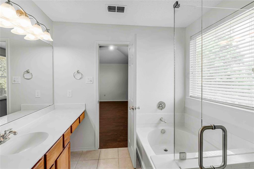 120 Hackberry Trail Property Photo 27