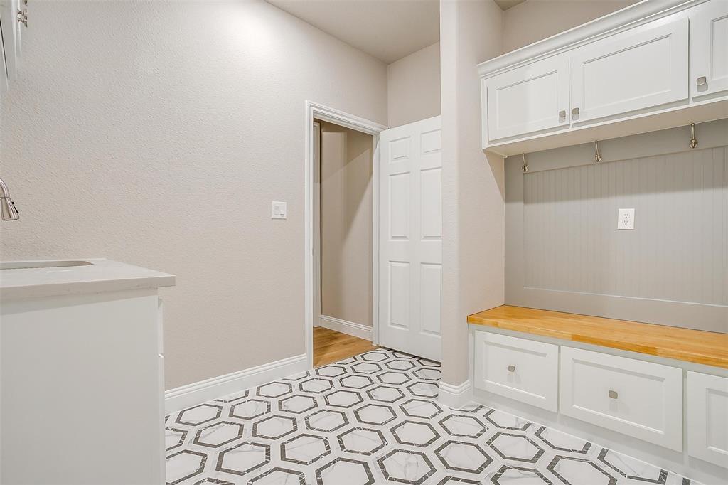 616 Glade Stream Court Property Photo 12