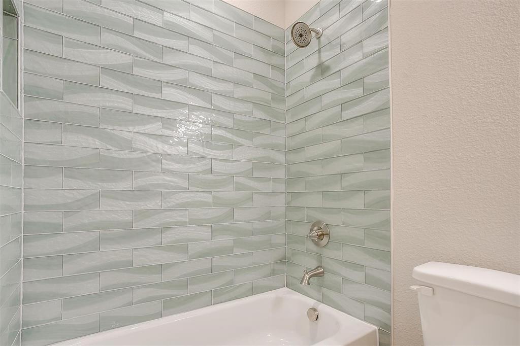616 Glade Stream Court Property Photo 38