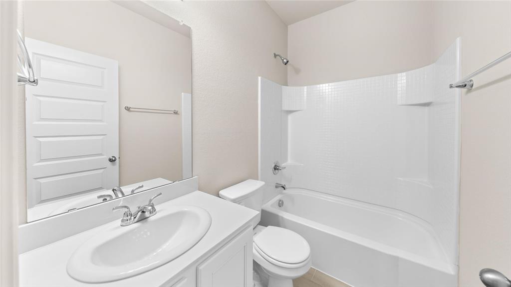 949 Ravenwood Lane Property Photo 6