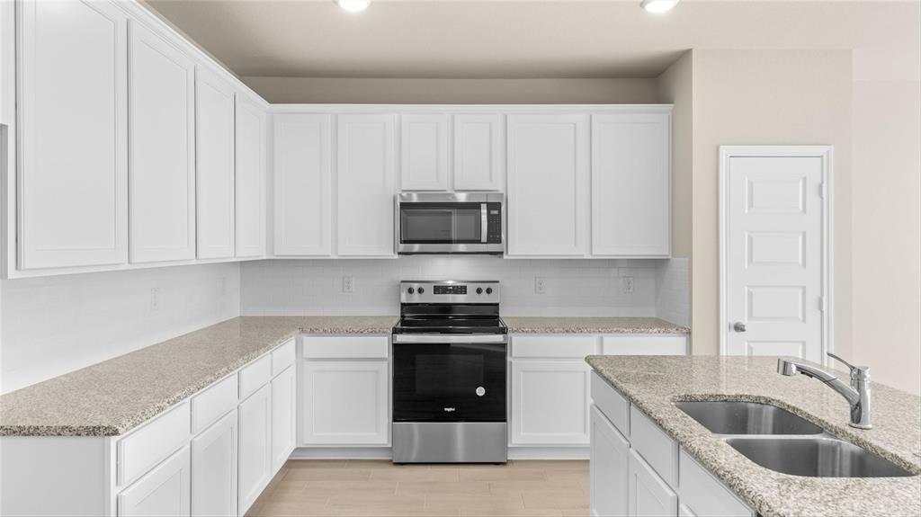949 Ravenwood Lane Property Photo 10