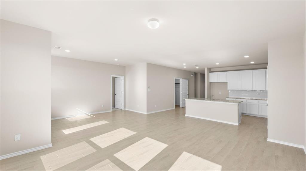 949 Ravenwood Lane Property Photo 13