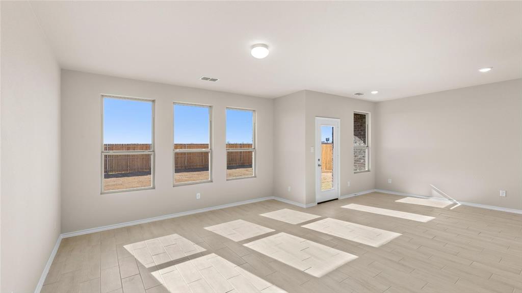 949 Ravenwood Lane Property Photo 14