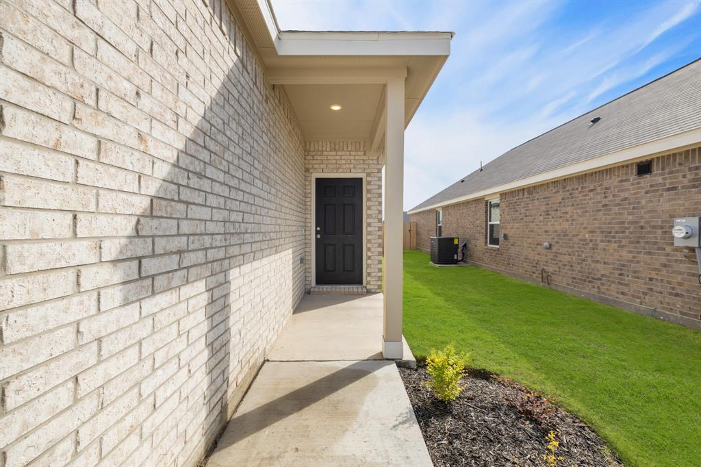 1605 Luke Street Property Photo 3