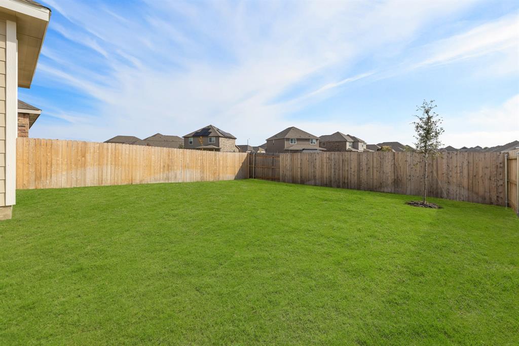 1605 Luke Street Property Photo 4