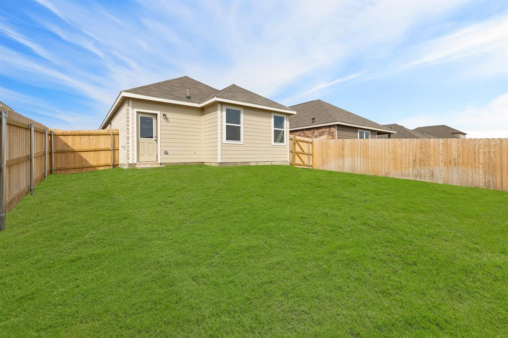 1605 Luke Street Property Photo 5