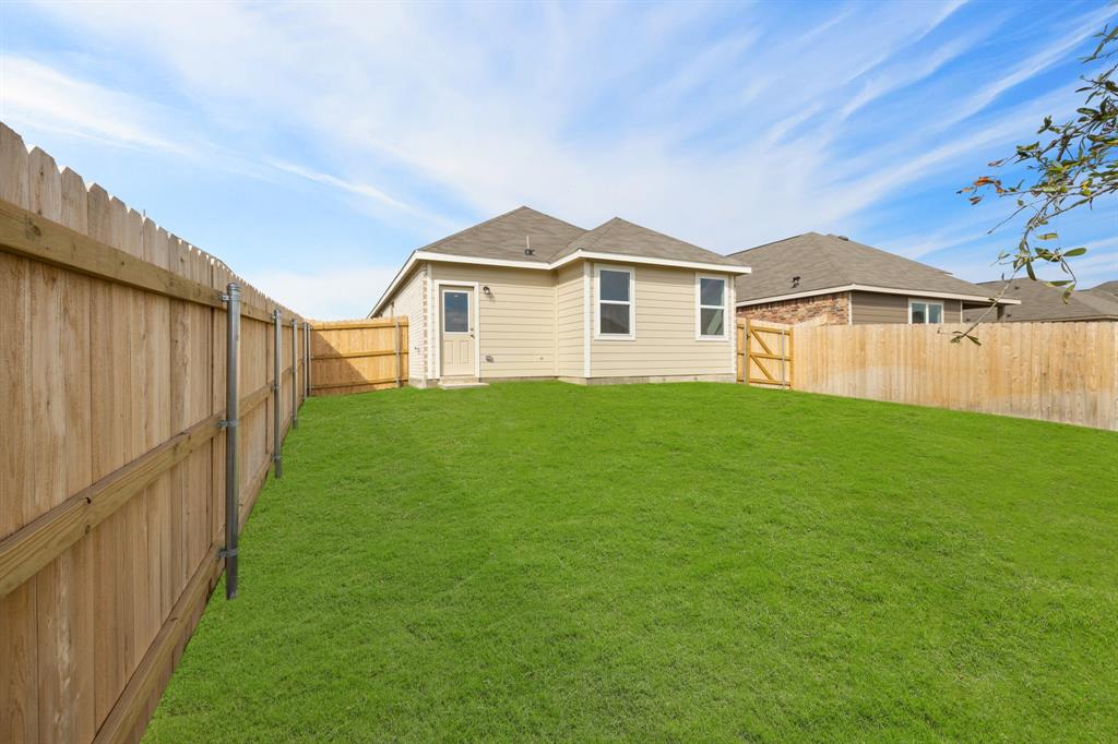 1605 Luke Street Property Photo 6